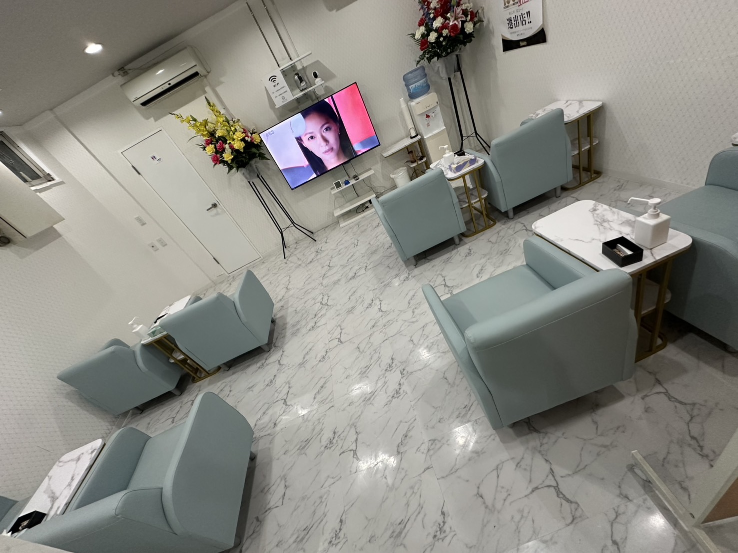 在籍の女の子様からも綺麗だと評判のお店でいつでも待機可能です！部屋数17部屋！